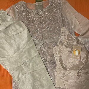 NWT 3 Piece Beechtree Silver Embroidered Outfit Size 8